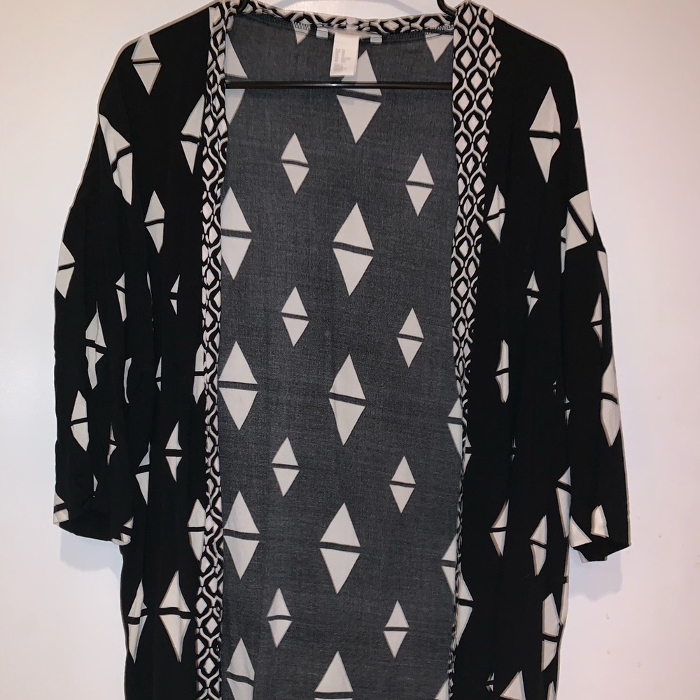 Perfect geometric summer cover up by H&M